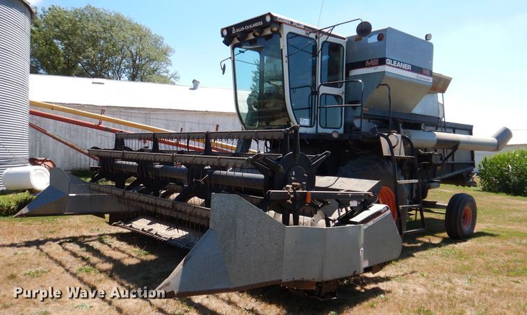1978 Gleaner M2  combine - DK2027