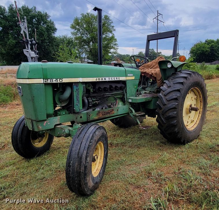 1979 John Deere 2840  tractor - HF9356