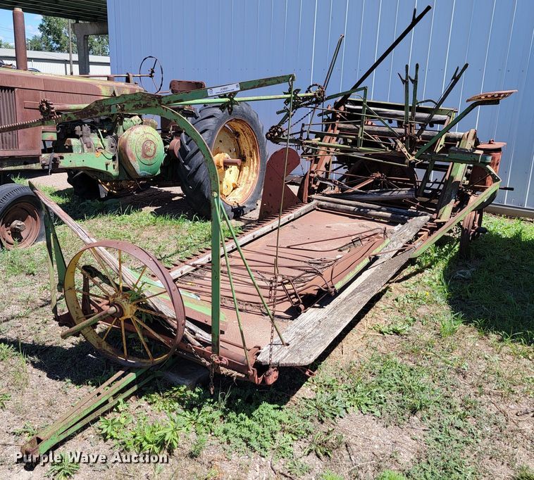 John Deere  hay binder - JC9681