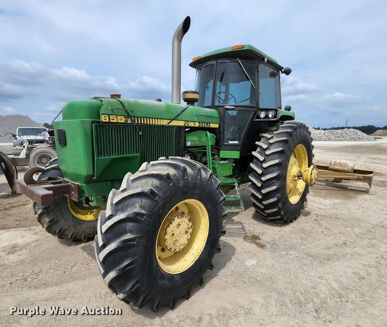 1987 John Deere 4850  MFWD tractor - MK9158
