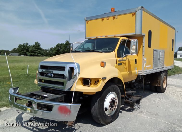 2005 Ford F750 Super Duty XLT  inspection truck - DK0979