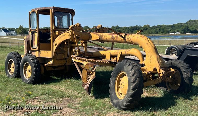 Allis-Chalmers  rigid frame motor grader - IA9012