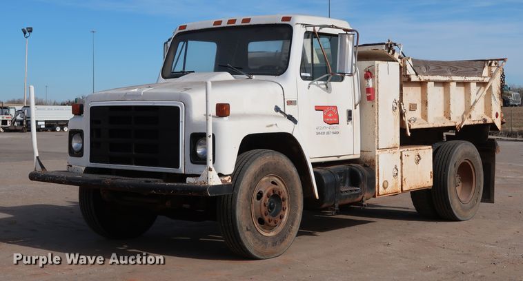1986 International 1954  dump truck - IY9003