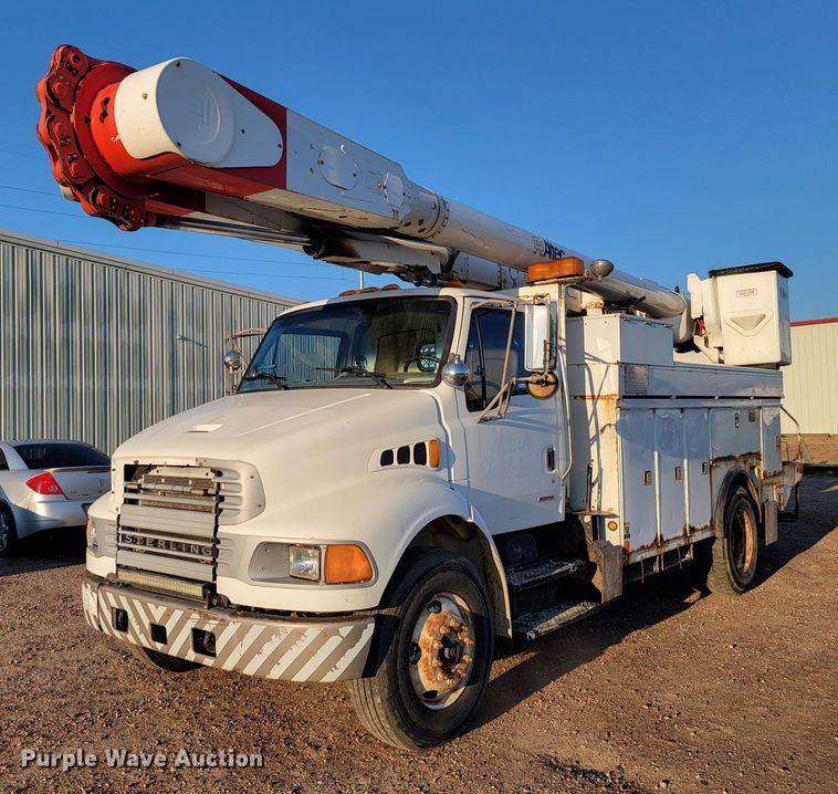 2005 Sterling Acterra  bucket truck - JC9662