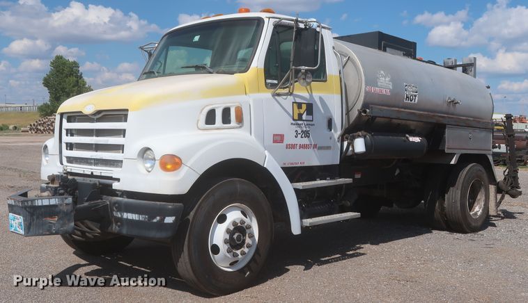 2007 Sterling L7500  oil distributor truck - JX9219