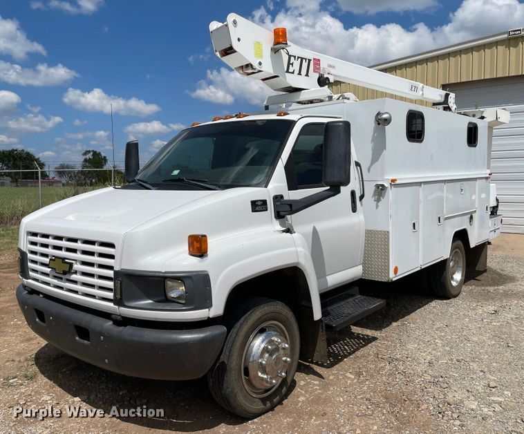 2009 Chevrolet C4500  bucket truck - MJ9064