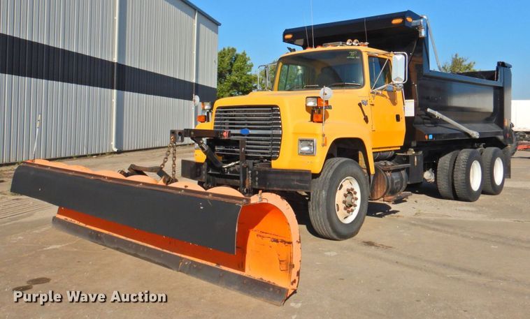 1995 Ford LT8000  dump truck - DP4678