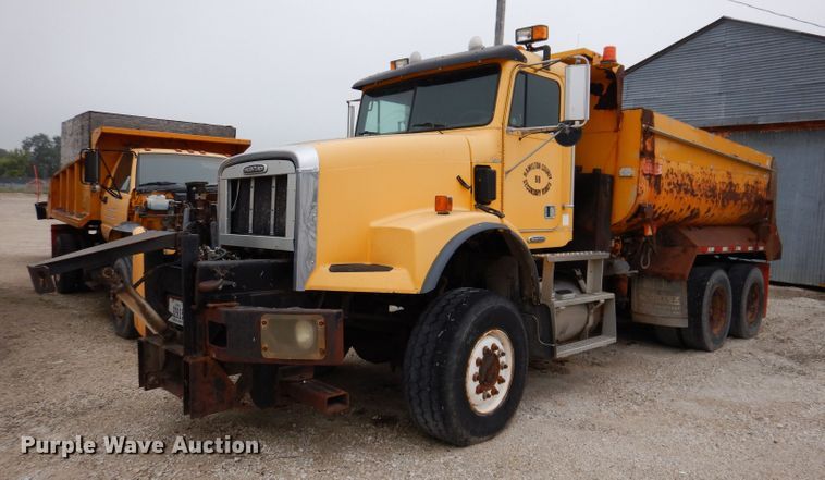 1999 Freightliner FL112  dump truck - KP9395