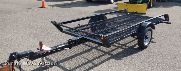 Tilt deck utility trailer - MH9120