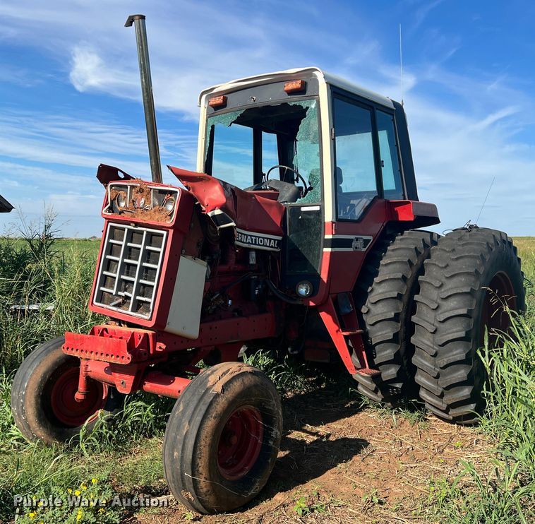 1979 International 1086  tractor - MQ9786