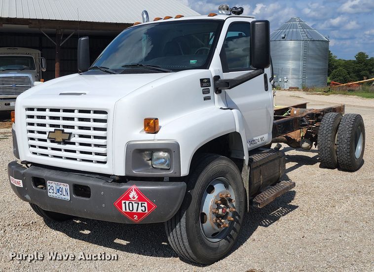 2005 Chevrolet C8500  truck cab and chassis - DL6670