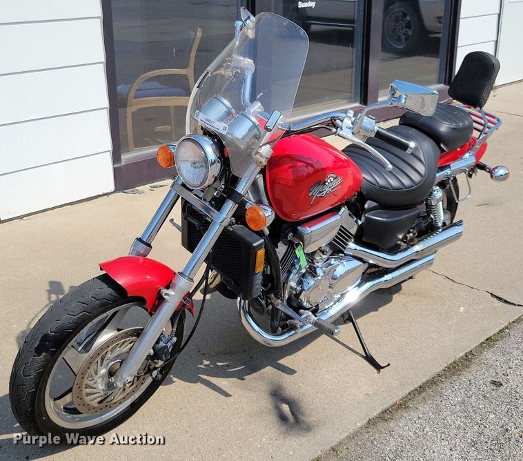 1994 Honda VF750C Magna  motorcycle - KP9277