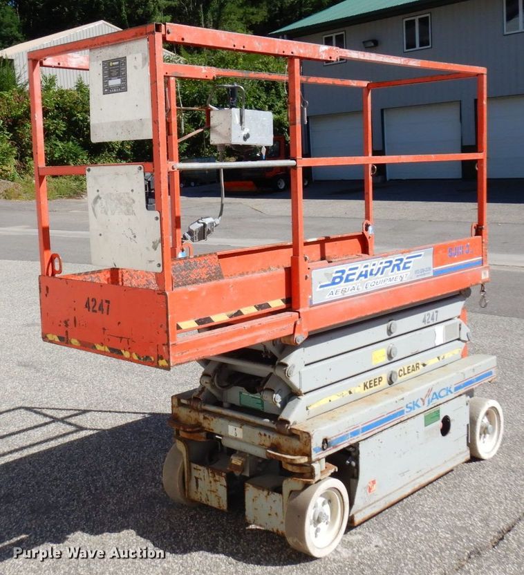 2004 Skyjack SJIII 3219  scissor lift - MH9130