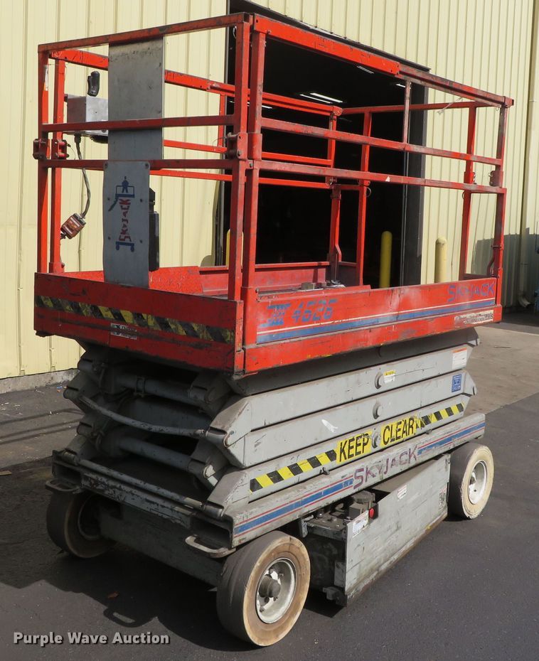 2000 Skyjack SJIII 4626  scissor lift - DR0116