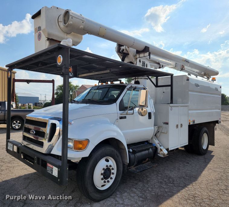 2011 Ford F750 Super Duty XL  forestry bucket truck - MK9227