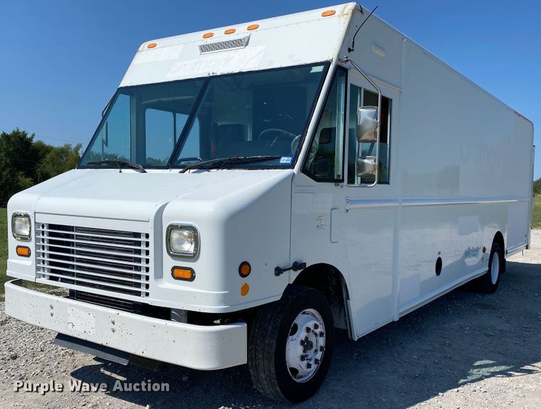 2008 Freightliner MT55  delivery truck - JW9427