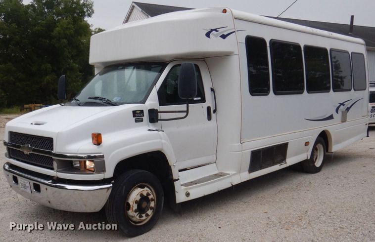 2007 Chevrolet C5500  shuttle bus - MU9756