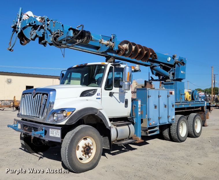 2009 International WorkStar 7500  digger derrick truck - DM8047
