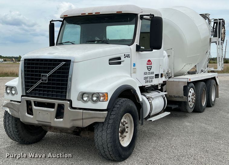 2002 Volvo VHD  ready mix truck - IA9110