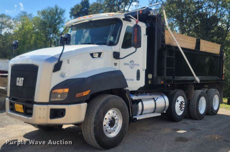 2014 Caterpillar CT660  dump truck - LM9777