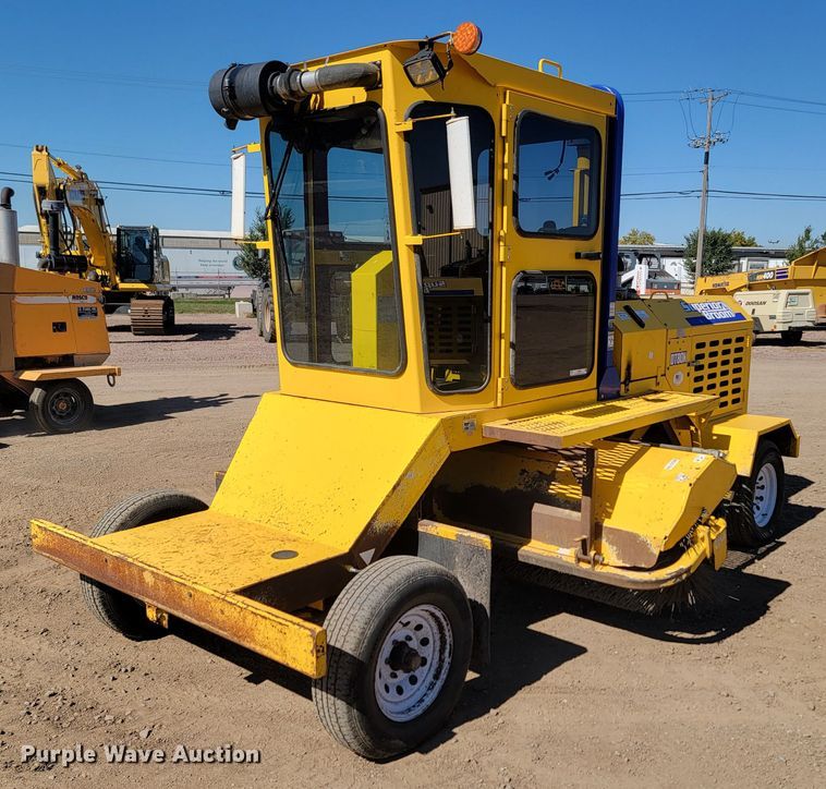 2017 Superior Broom DT80K  broom - LO9069