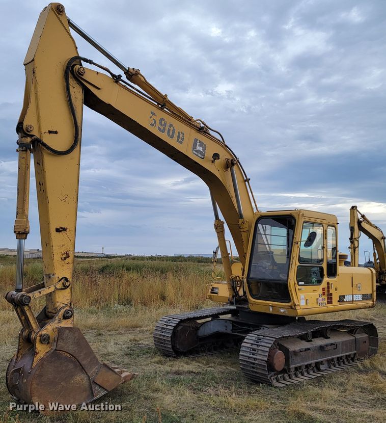 1994 John Deere 590D  excavator - LO9085
