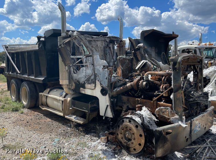 1987 Freightliner FLC  dump truck - MR9358