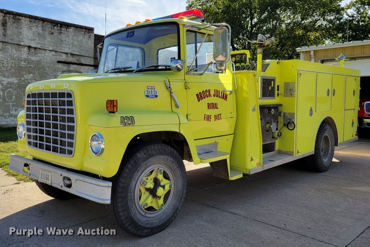 1979 Ford F700  pumper fire truck - DM8063