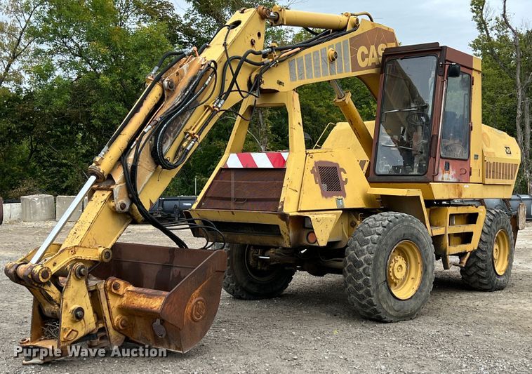 1992 Case 1085C  wheeled excavator - IA9215