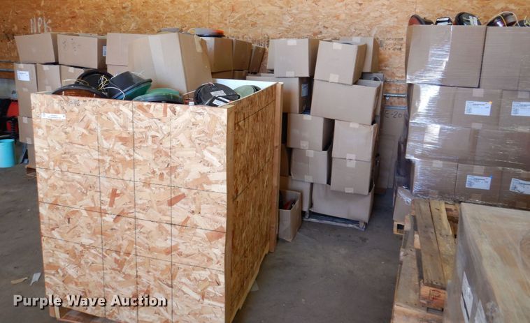 (5) pallets of traffic signals - KF9459