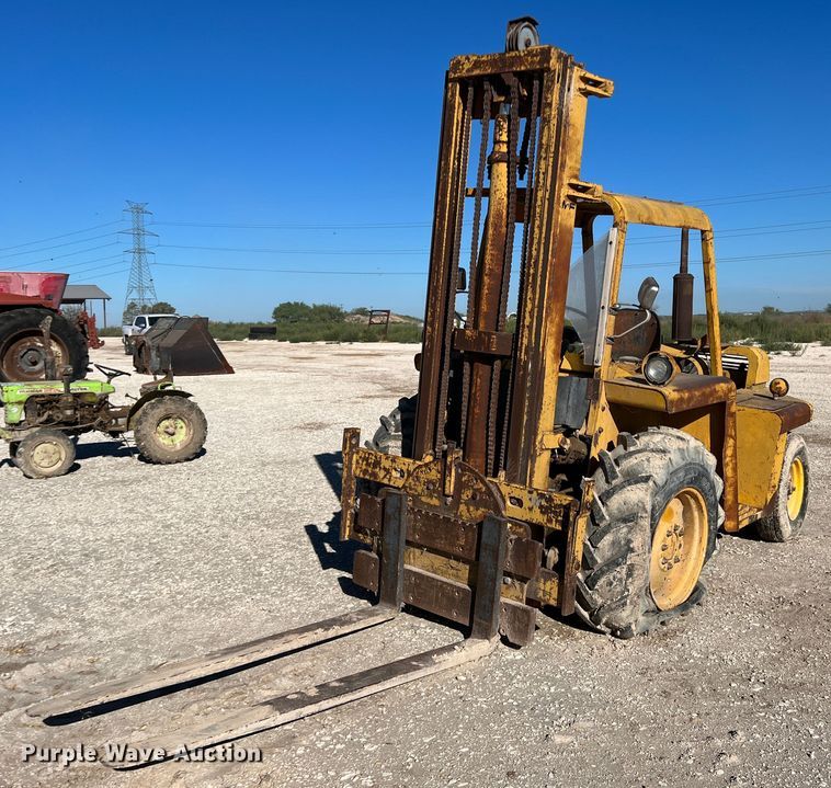 Massey Ferguson MF4500  forklift - DO8710
