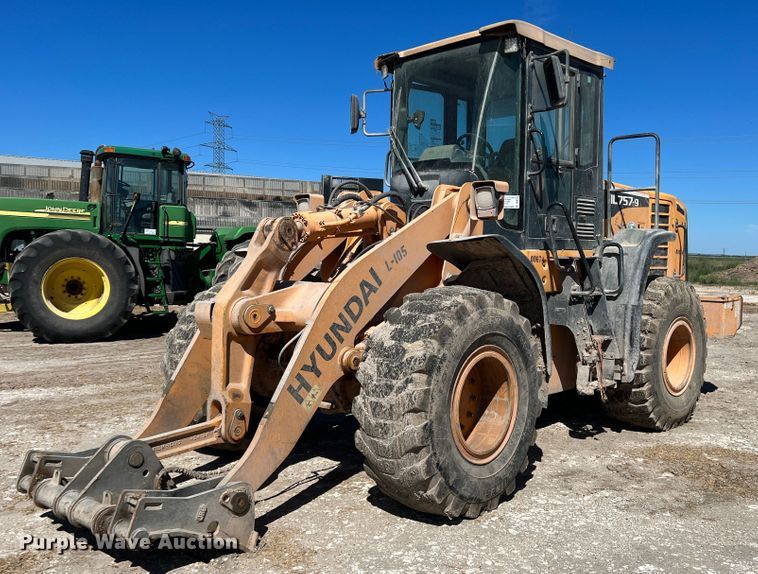 2013 Hyundai HL757-9  wheel loader - DO8722