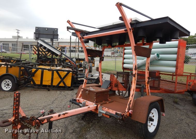 2011 National Signal Aero-Lite arrow board trailer - KF9425