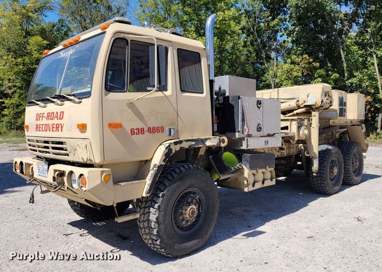 1994 Stewart & Stevenson M-1089  recovery truck - JL9357
