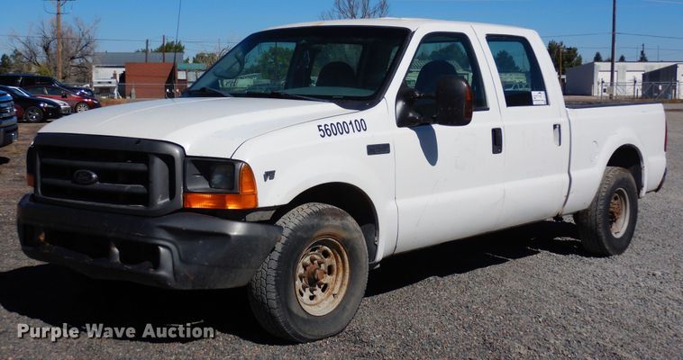 1999 Ford F250  Super Duty  Crew Cab pickup truck - DF8130