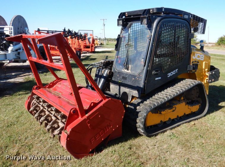 2013 JCB 300T  tracked skid steer loader - JL9946