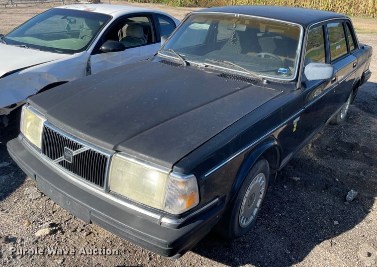 1989 Volvo 240 DL - JD9297
