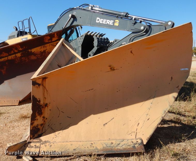 Henke  12' W V-plow - KJ9151