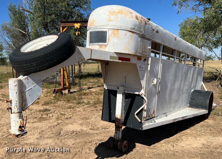 Shop built  livestock trailer - DO8815