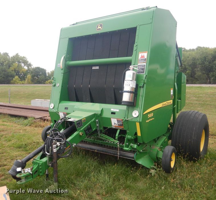 John Deere 569  round baler - HU9454