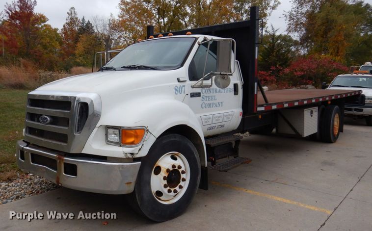 2005 Ford F650 Super Duty  flatbed truck - JL9888
