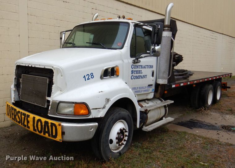 2007 Sterling L8500 flatbed truck - JL9911
