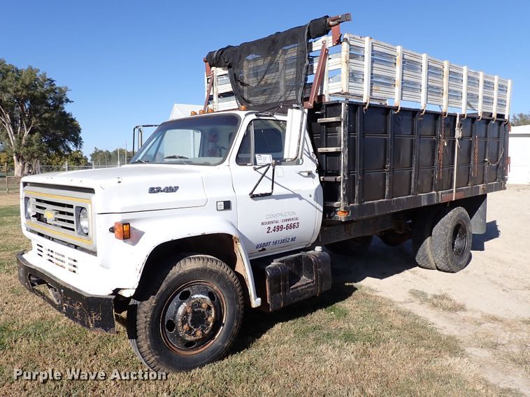 1984 Chevrolet C60  grain truck - DN6904