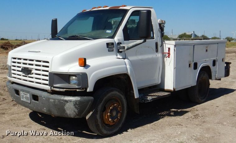 2005 Chevrolet C5500  utility / service truck - DR2074