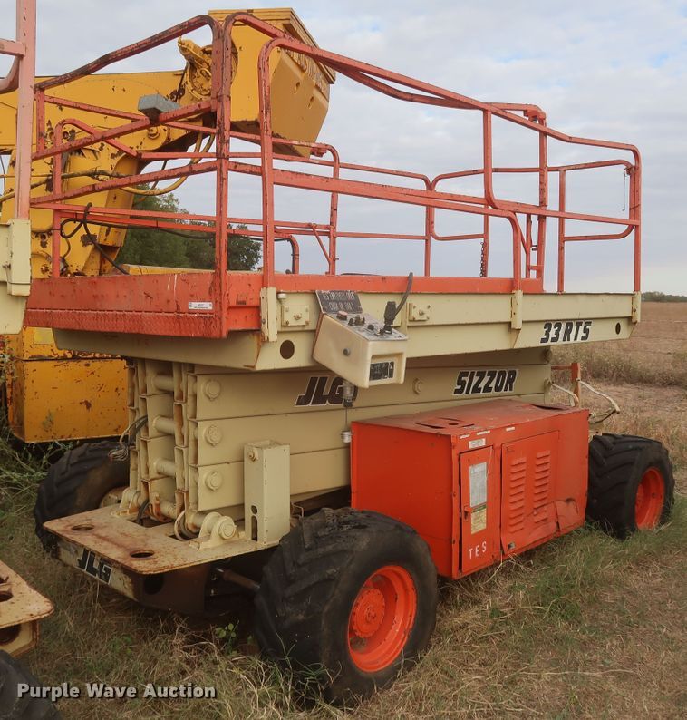 1996 JLG 33-RTS  scissor lift - MJ9187