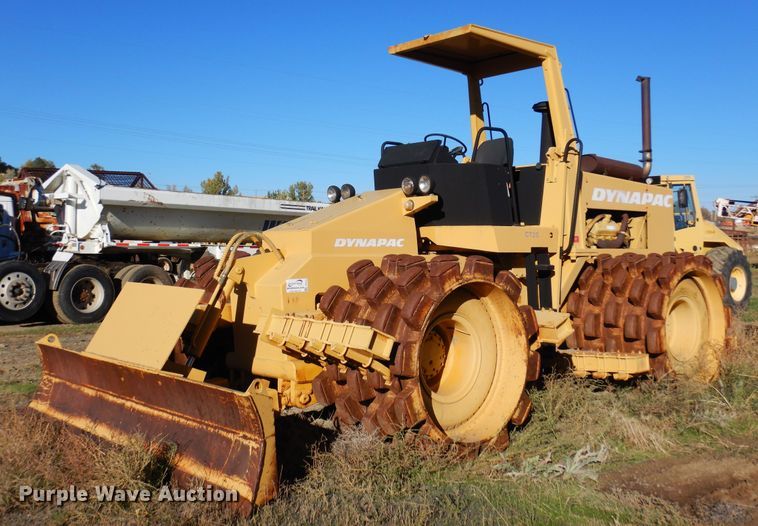 1990 Dynapac CT25  soil compactor - DF8174