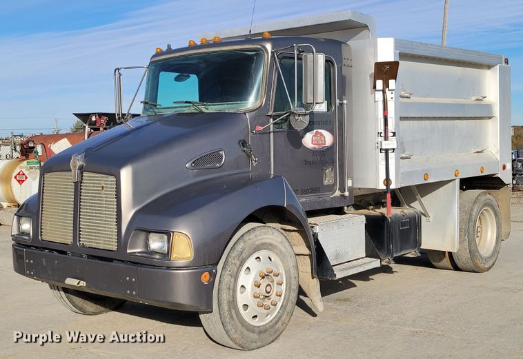 1996 Kenworth T300  dump truck - DM8090