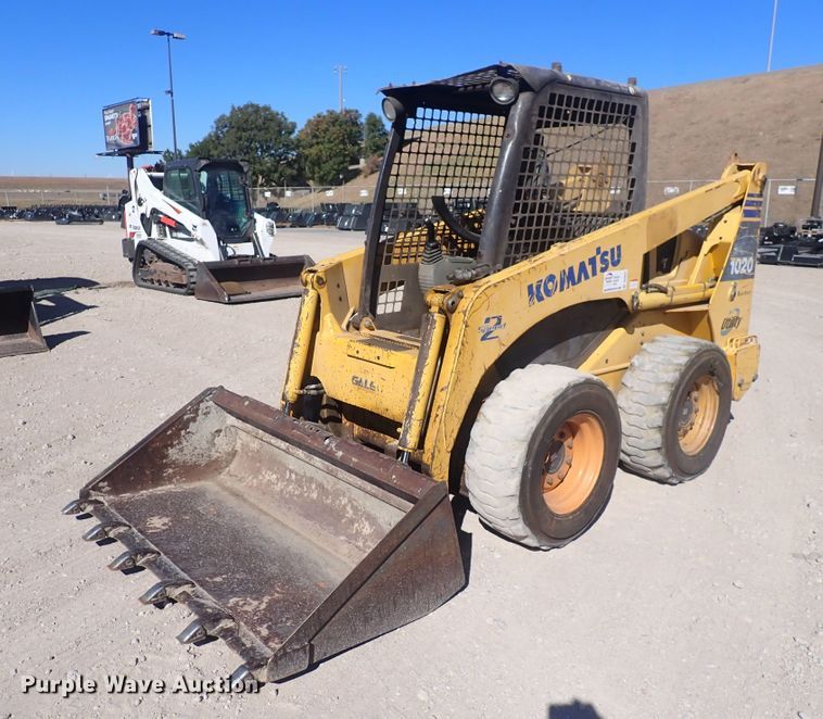 2005 Komatsu 1020T  skid steer loader - DQ3047