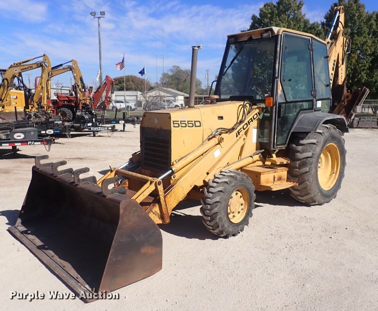 Ford 555D  backhoe - DQ3070