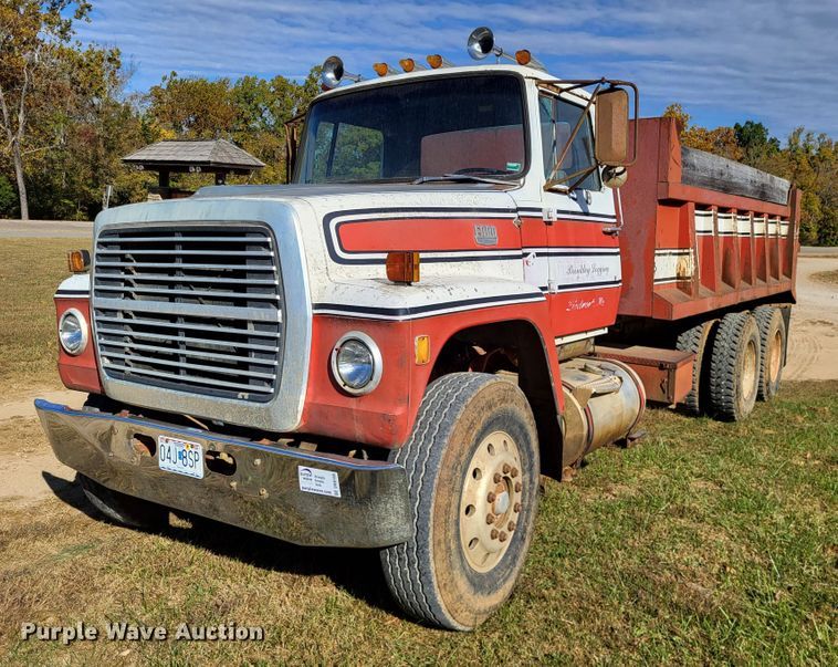 1977 Ford 9000  dump truck - DR0158